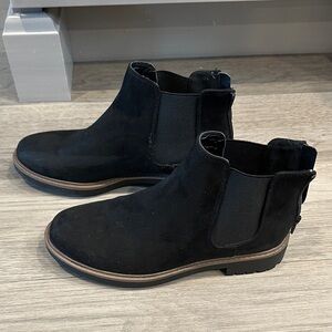 Esprit Black Chelsea Lug-Sole Boots